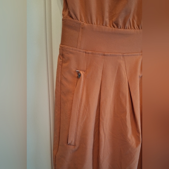 Athleta Rust Orange Sleeveless Zippered Pleated Jumpsuit Size 8 - Picture 5 of 16